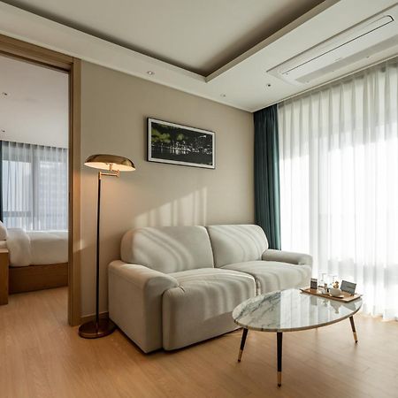 D Ov Haeundae Hotel Μπουσάν Εξωτερικό φωτογραφία