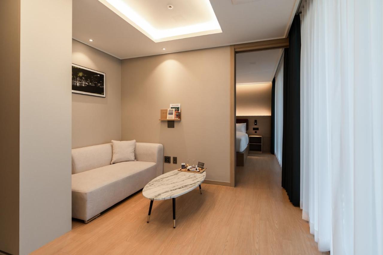 D Ov Haeundae Hotel Μπουσάν Εξωτερικό φωτογραφία