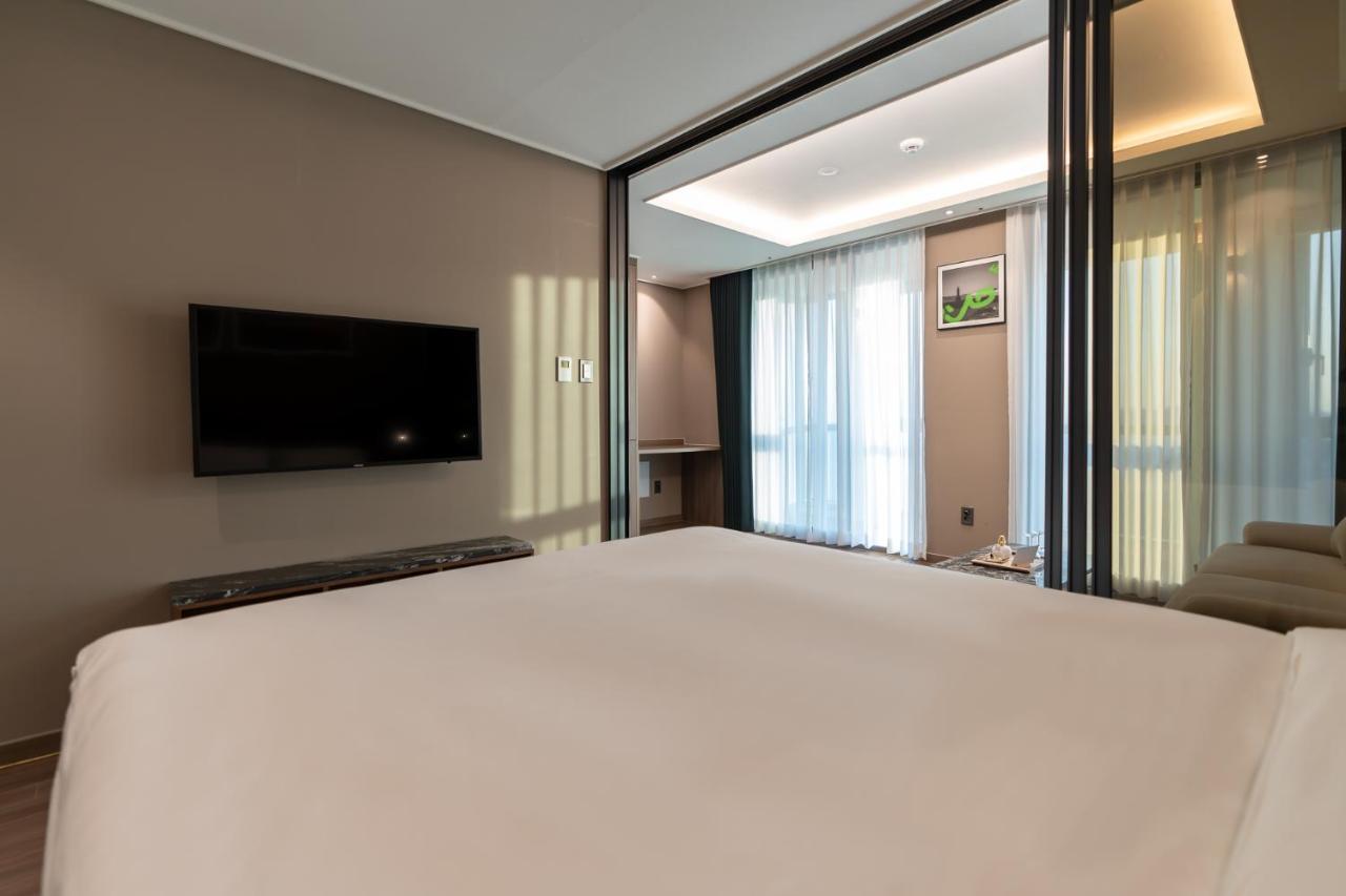 D Ov Haeundae Hotel Μπουσάν Εξωτερικό φωτογραφία