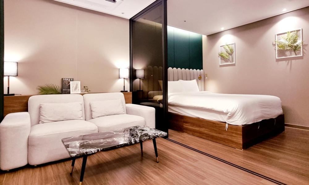 D Ov Haeundae Hotel Μπουσάν Εξωτερικό φωτογραφία